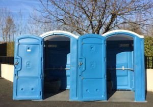 extérieur cabine sanitaire pmr