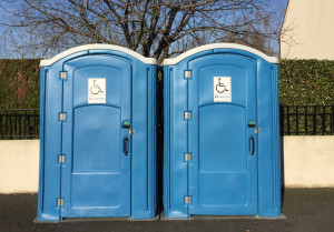 extérieur cabine sanitaire pmr