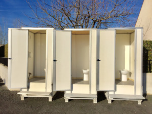 extérieur cabine sanitaire confort